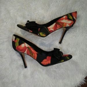 Beverly Feldman Peep Toe Floral Print Heels Sz 10